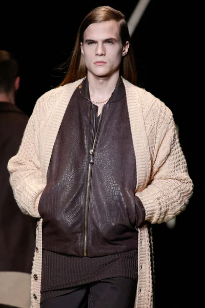 Look 80